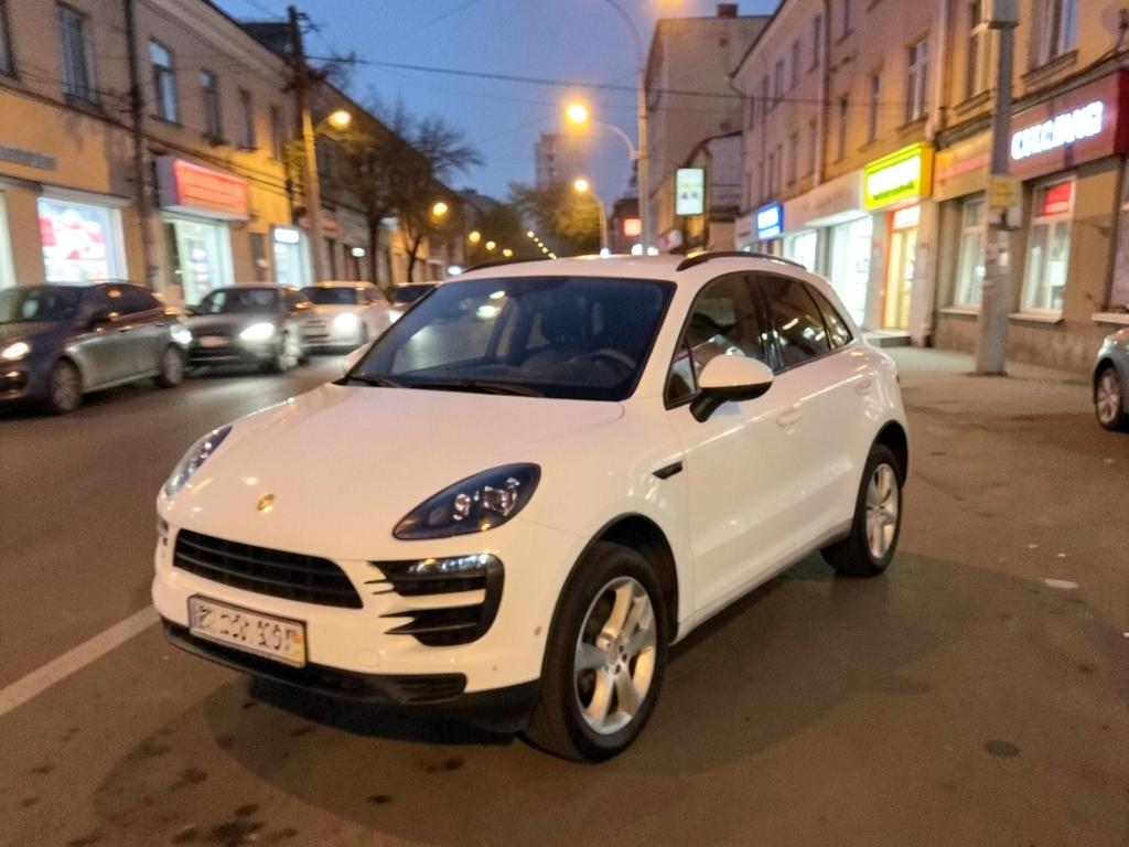Выдача автомобиля Porsche Macan S